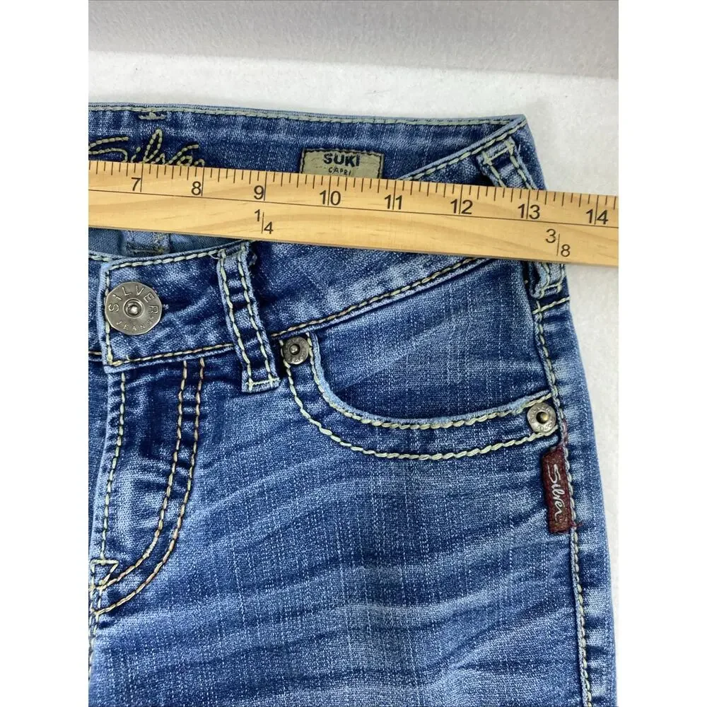 Silver Suki Capri Jeans Womens Size 27 Medium Wash Denim Low Rise‎ Distress